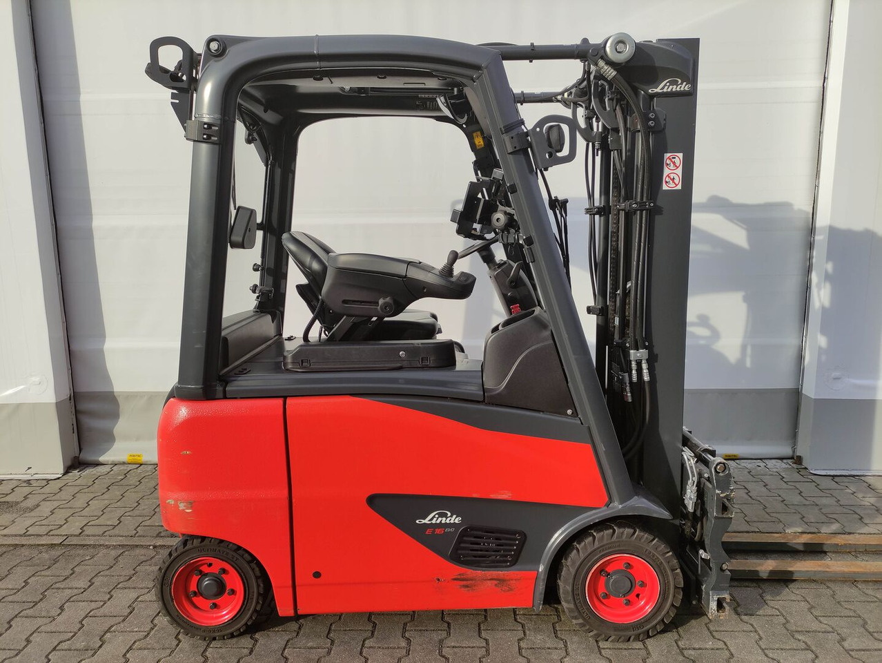 Linde E16PH-02-386 - Electric forklift: picture 2 Linde E16PH-02-386 - Electric forklift: picture 2
