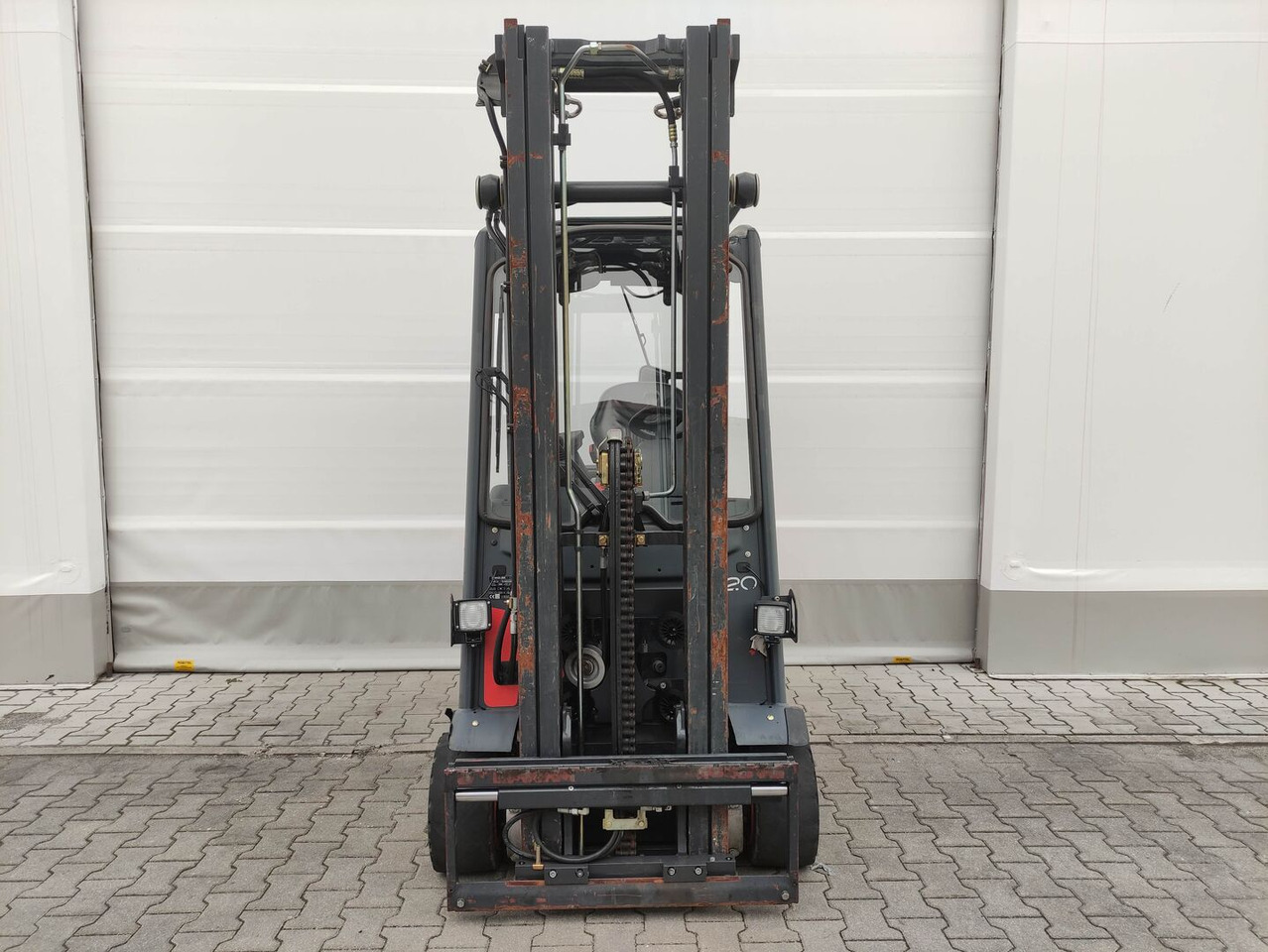 Linde E20PH-01-386 - Electric forklift: picture 3 Linde E20PH-01-386 - Electric forklift: picture 3