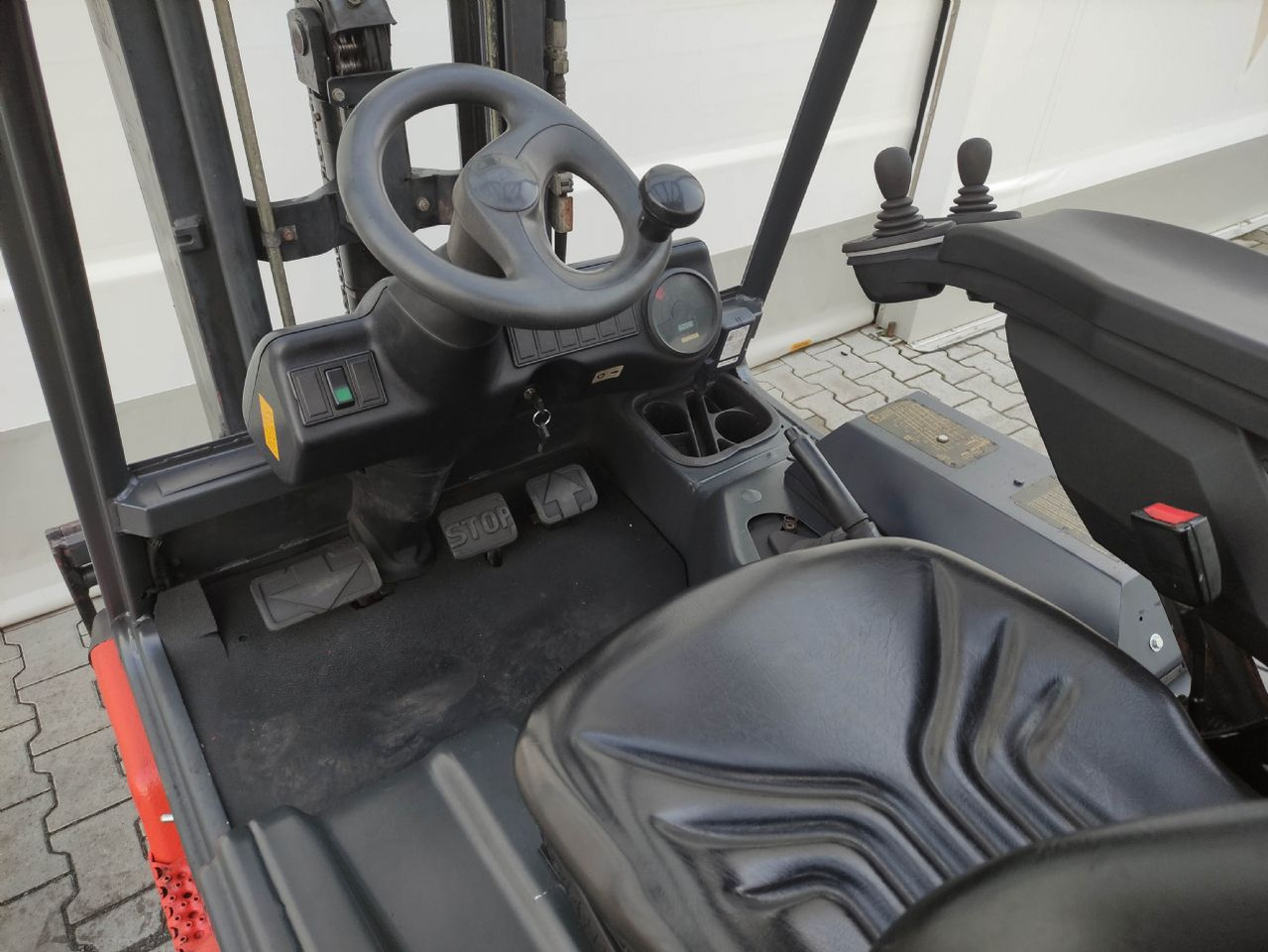 Linde E30-336-03 (LACK NEU) - Electric forklift: picture 5 Linde E30-336-03 (LACK NEU) - Electric forklift: picture 5