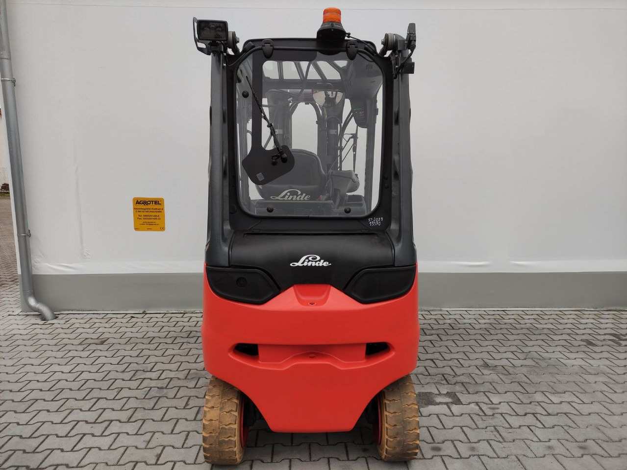 Linde E30HL-01/600-387 (M) - Electric forklift: picture 4 Linde E30HL-01/600-387 (M) - Electric forklift: picture 4