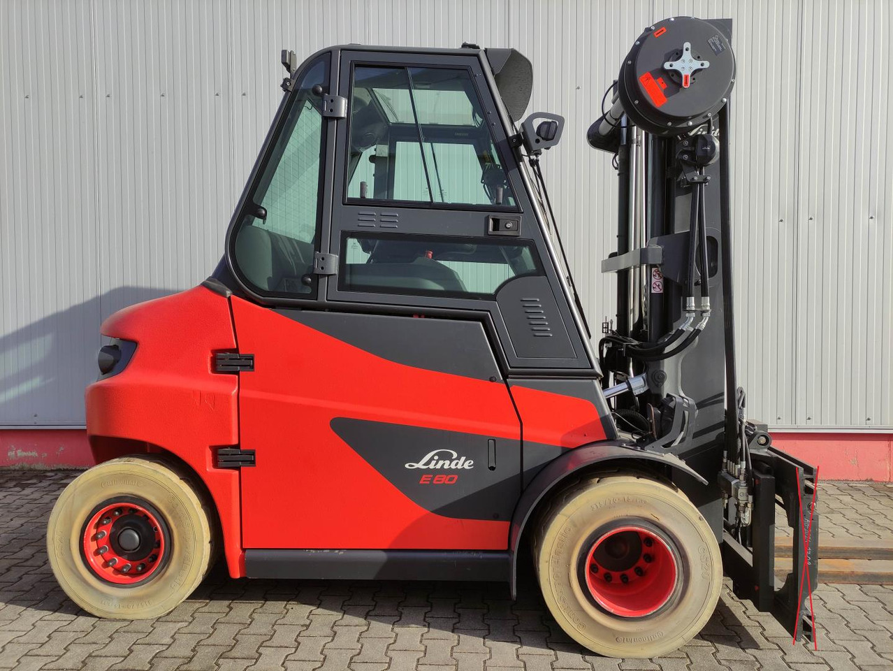 Linde E80-01-127 - Electric forklift: picture 2 Linde E80-01-127 - Electric forklift: picture 2