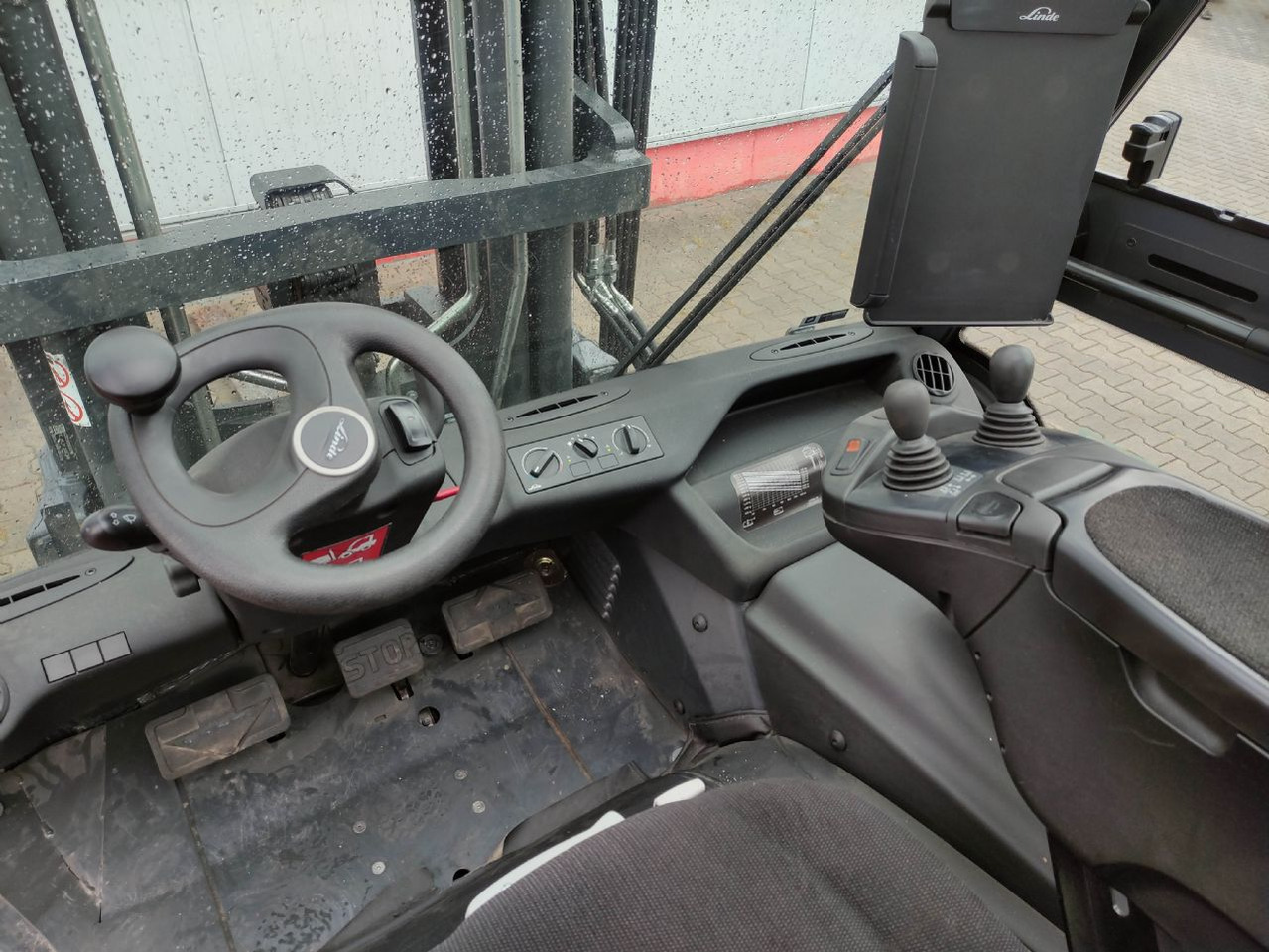 Linde E80-01-127 - Electric forklift: picture 5 Linde E80-01-127 - Electric forklift: picture 5