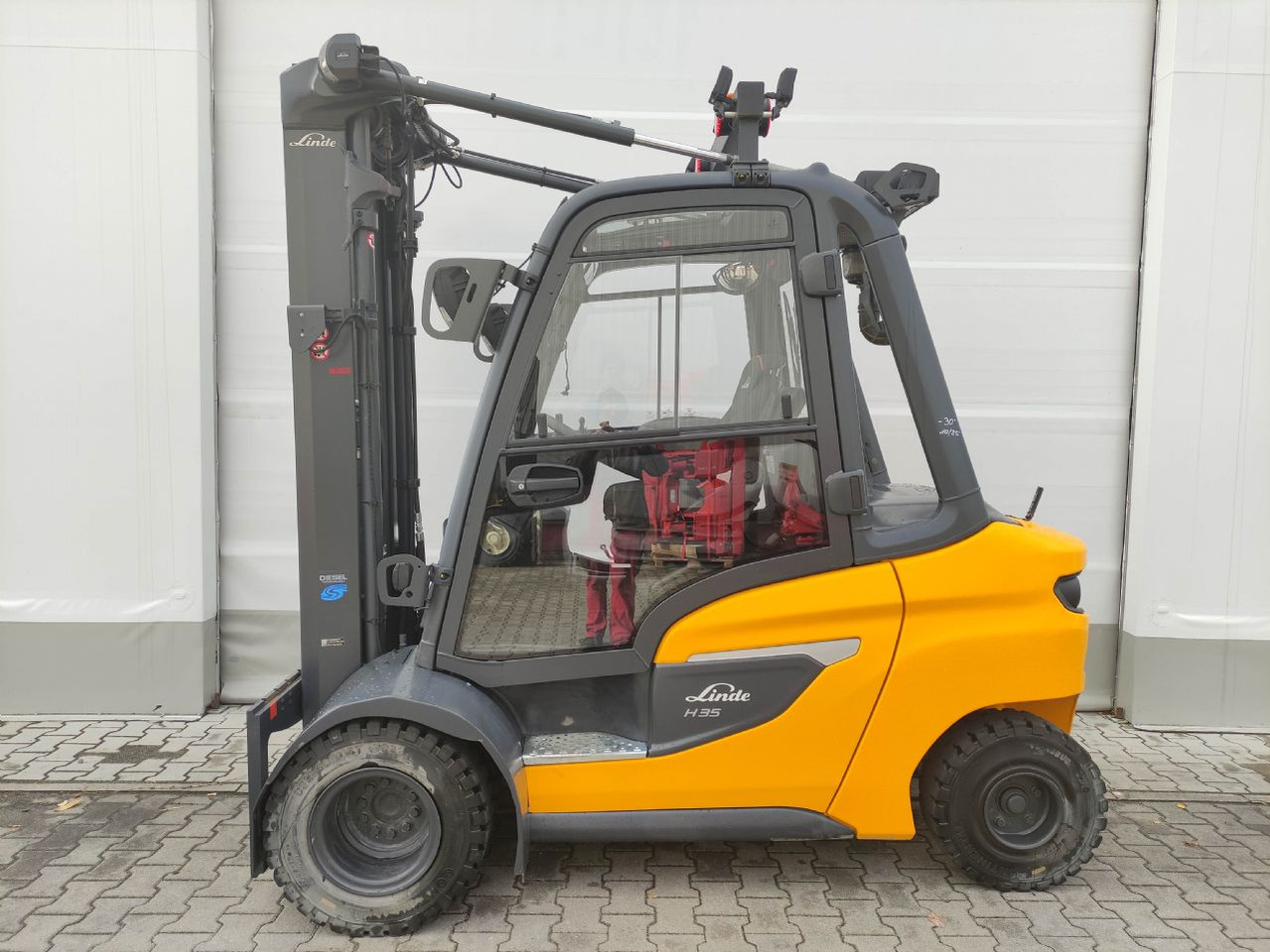 Linde H35D-01-120 - Diesel forklift: picture 1 Linde H35D-01-120 - Diesel forklift: picture 1