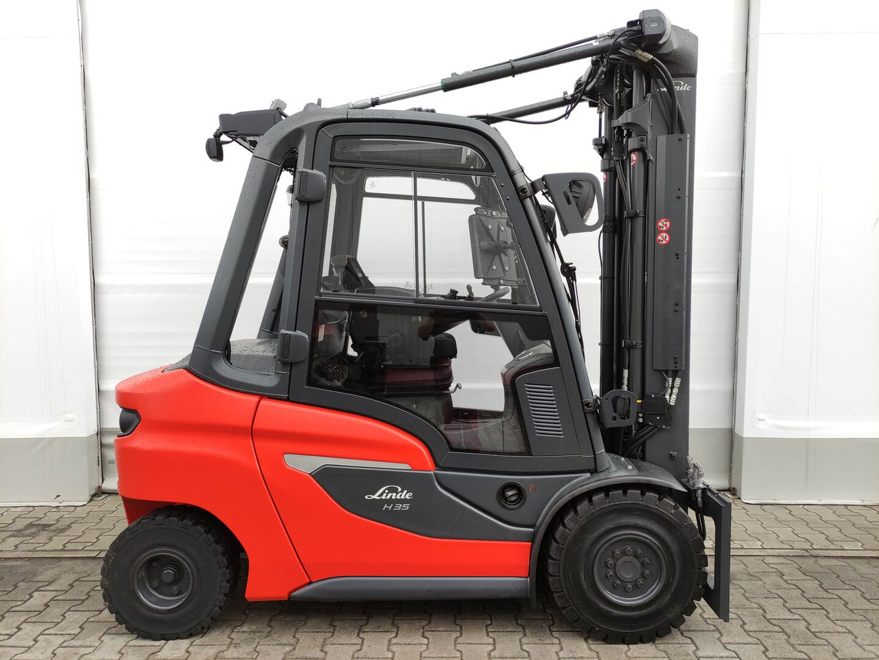 Linde H35D-01-120 (LACK NEU) - Diesel forklift: picture 2 Linde H35D-01-120 (LACK NEU) - Diesel forklift: picture 2