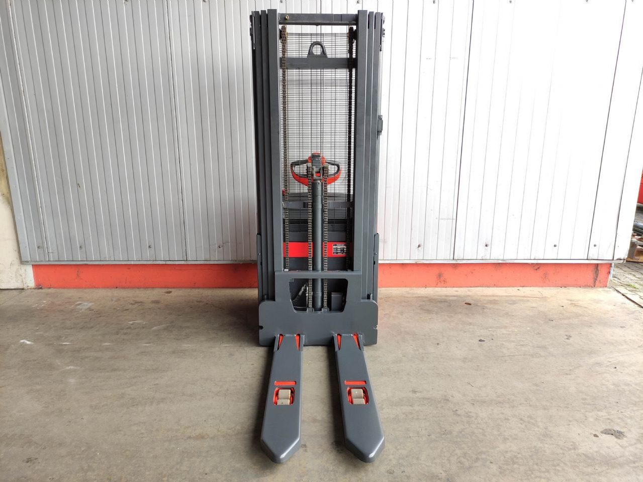 Linde L16-1173 - Stacker: picture 3 Linde L16-1173 - Stacker: picture 3