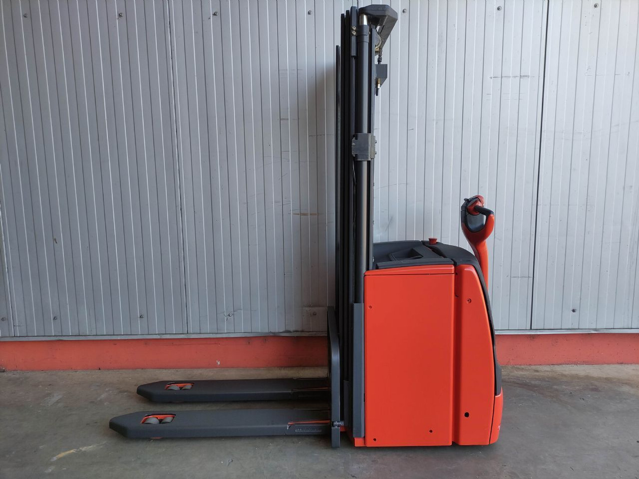 Linde L16-1173 (LACK NEU) - Stacker: picture 1 Linde L16-1173 (LACK NEU) - Stacker: picture 1