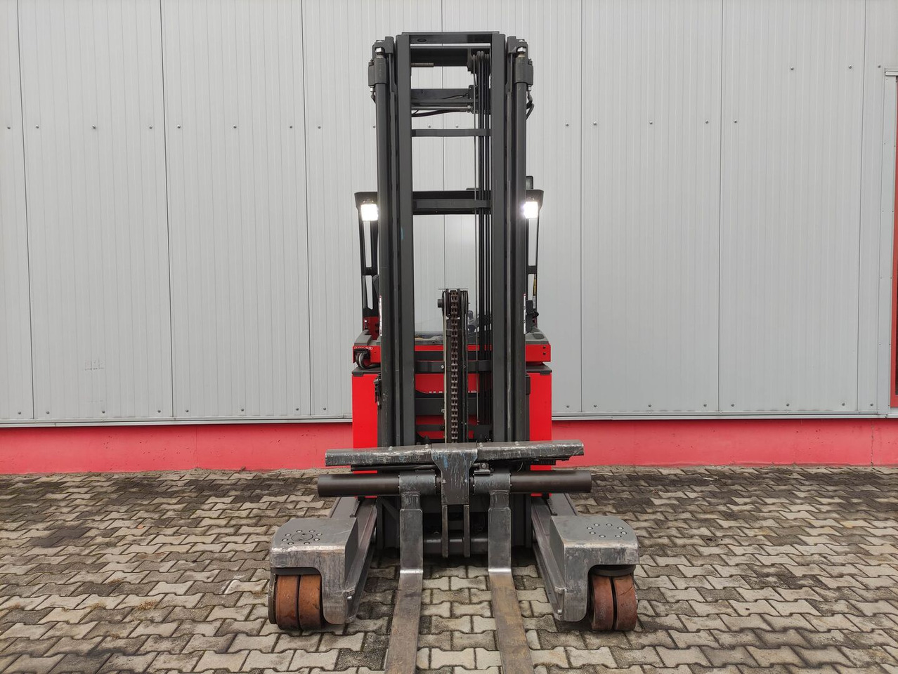 Linde R25F (UFW250TFVRF635) - Reach truck: picture 3 Linde R25F (UFW250TFVRF635) - Reach truck: picture 3