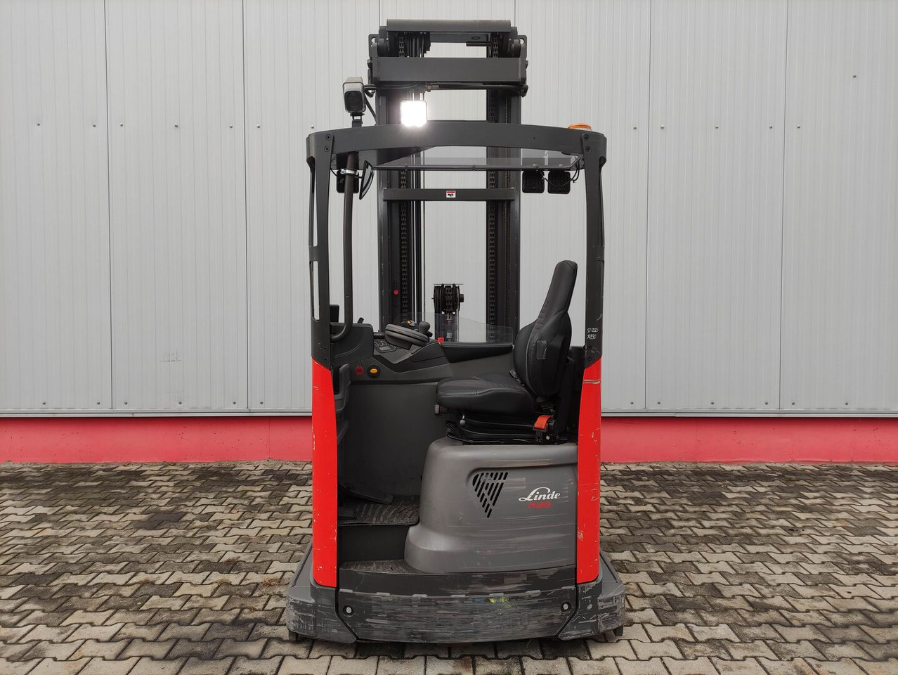 Linde R25F (UFW250TFVRF635) - Reach truck: picture 4 Linde R25F (UFW250TFVRF635) - Reach truck: picture 4