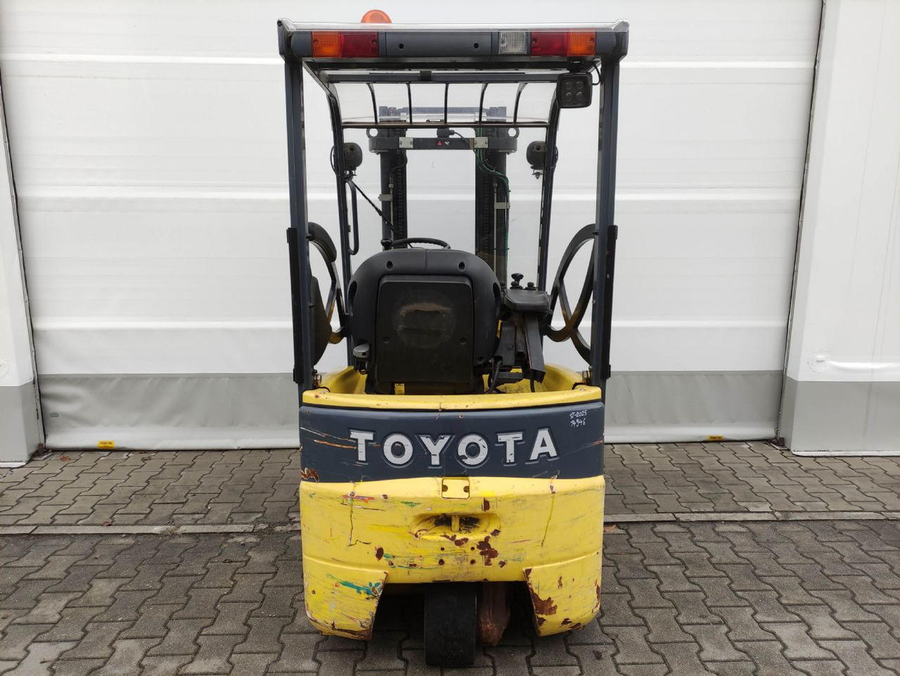 Toyota 7FBEF15 - Electric forklift: picture 4 Toyota 7FBEF15 - Electric forklift: picture 4