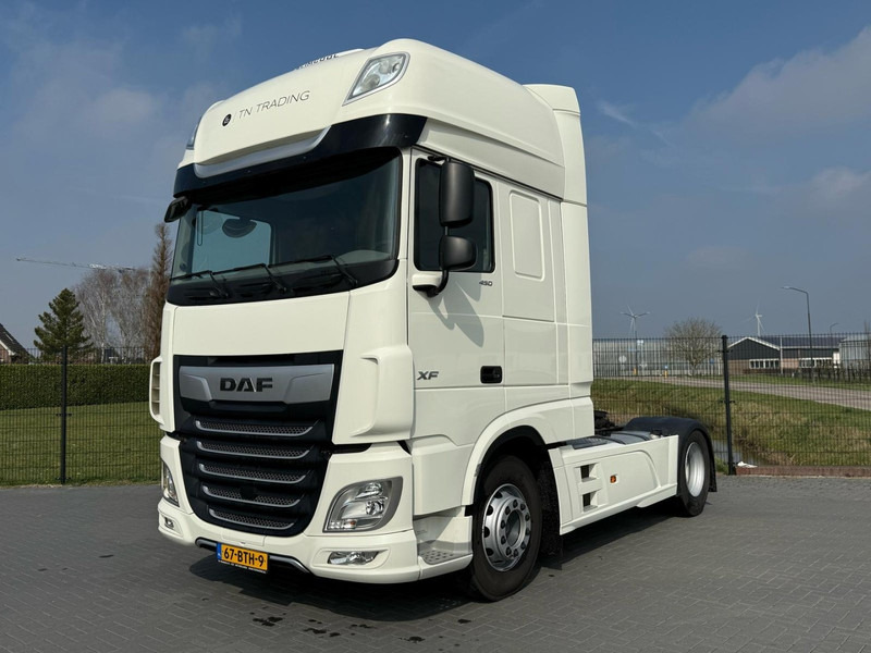 DAF XF 450 STAND KLIMA, FULL SPOILER, 2X BED, NL TRUCK. - Tractor unit: picture 2 DAF XF 450 STAND KLIMA, FULL SPOILER, 2X BED, NL TRUCK. - Tractor unit: picture 2