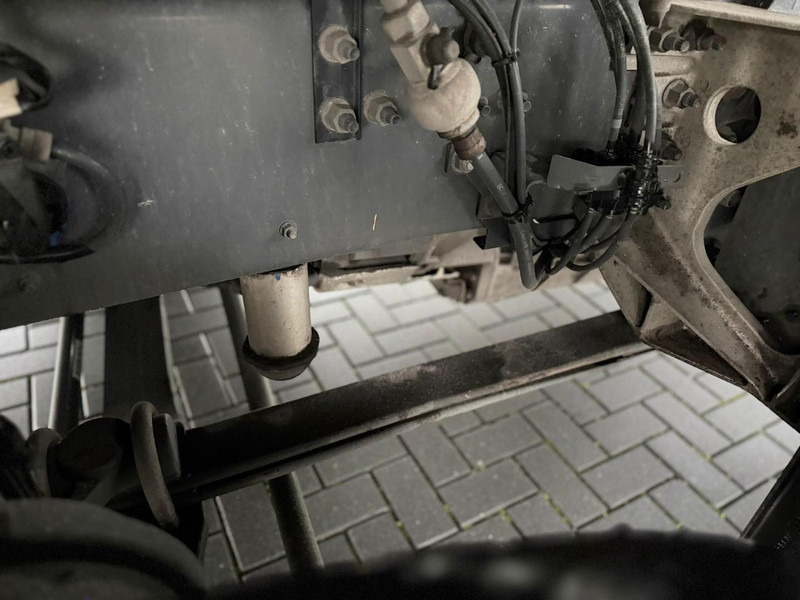 Tractor unit Renault T520 HIGH EVOLUTION, VOL SPOILER, 2 TANKS, SUPER STAAT.: picture 6 Tractor unit Renault T520 HIGH EVOLUTION, VOL SPOILER, 2 TANKS, SUPER STAAT.: picture 6