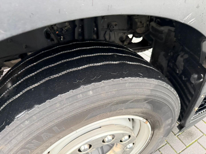 Tractor unit Renault T520 HIGH EVOLUTION, VOL SPOILER, 2 TANKS, SUPER STAAT.: picture 16 Tractor unit Renault T520 HIGH EVOLUTION, VOL SPOILER, 2 TANKS, SUPER STAAT.: picture 16