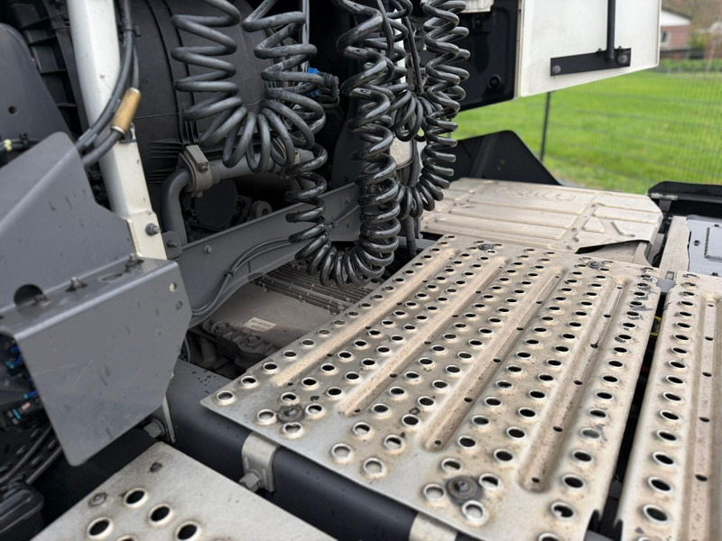 Tractor unit Renault T520 HIGH EVOLUTION, VOL SPOILER, 2 TANKS, SUPER STAAT.: picture 8 Tractor unit Renault T520 HIGH EVOLUTION, VOL SPOILER, 2 TANKS, SUPER STAAT.: picture 8