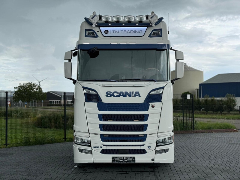Scania 520S V8 NGS FULL AIR, LEATHER, ALCOA, HYDRAULIC, KIPPER, TOP. - Tractor unit: picture 2 Scania 520S V8 NGS FULL AIR, LEATHER, ALCOA, HYDRAULIC, KIPPER, TOP. - Tractor unit: picture 2