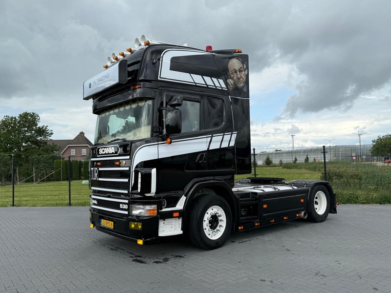 Scania R 144 530 SHOW TRUCK, INTERIEUR, OPEN UITLAAT, HOBBY, TOP. - Tractor unit: picture 2 Scania R 144 530 SHOW TRUCK, INTERIEUR, OPEN UITLAAT, HOBBY, TOP. - Tractor unit: picture 2