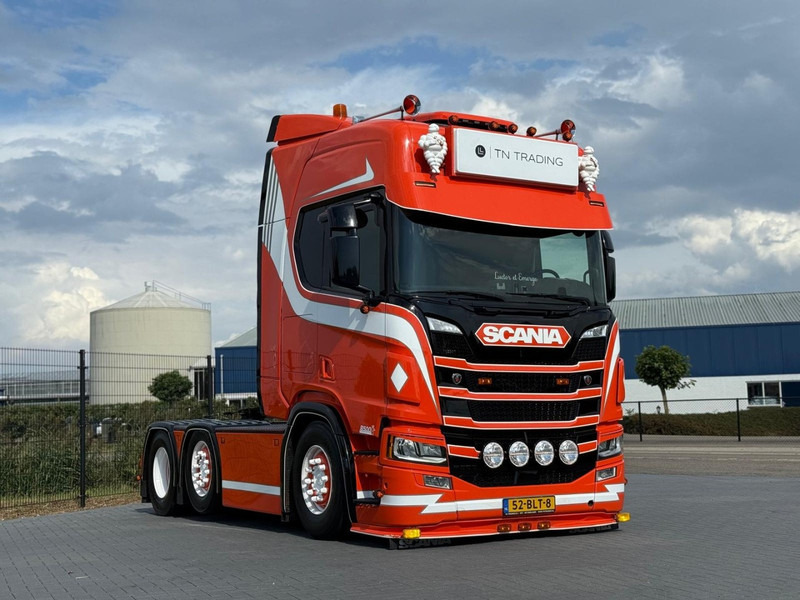 Scania R500 SHOWTRUCK, VOLLUCHT, PTO/HYDRAULIEK, RETARDER, 6X2/4. - Tractor unit: picture 1 Scania R500 SHOWTRUCK, VOLLUCHT, PTO/HYDRAULIEK, RETARDER, 6X2/4. - Tractor unit: picture 1