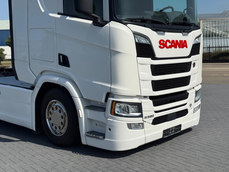 Scania R590 VOLLUCHT, LEER, HYDRAULIEK, NL KENTEKEN, APK, TACHO 2. - Tractor unit: picture 3 Scania R590 VOLLUCHT, LEER, HYDRAULIEK, NL KENTEKEN, APK, TACHO 2. - Tractor unit: picture 3