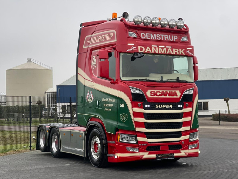 Scania S 650 SHOW TRUCK, FULL AIR, MOTOR BRAKE, PTO/HYDRAULIC. - Tractor unit: picture 1 Scania S 650 SHOW TRUCK, FULL AIR, MOTOR BRAKE, PTO/HYDRAULIC. - Tractor unit: picture 1