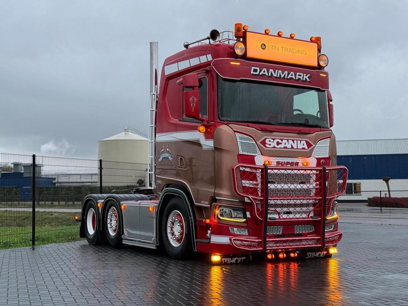 Scania S500 SHOW, FULL AIR, LEATHER, TOP CONDITIE, STEERING PUSHER. - Tractor unit: picture 1 Scania S500 SHOW, FULL AIR, LEATHER, TOP CONDITIE, STEERING PUSHER. - Tractor unit: picture 1