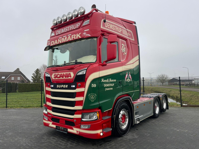 Scania S650 V8 NGS SHOW TRUCK, FULL AIR, MOTOR BRAKE, PTO/HYDRAULIC! - Tractor unit: picture 2 Scania S650 V8 NGS SHOW TRUCK, FULL AIR, MOTOR BRAKE, PTO/HYDRAULIC! - Tractor unit: picture 2