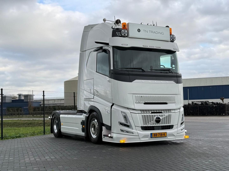 Volvo FH 13.460XL NEW, FULL AIR, ALCOA, HYDRAULIC, XL, SHOW, FULL. - Tractor unit: picture 1 Volvo FH 13.460XL NEW, FULL AIR, ALCOA, HYDRAULIC, XL, SHOW, FULL. - Tractor unit: picture 1