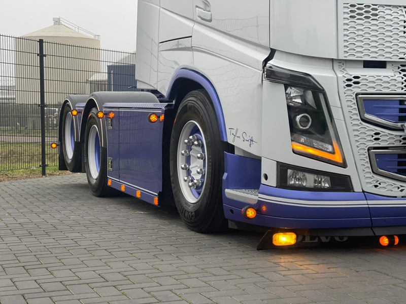 Volvo FH 16.750 SHOW TRUCK, FULL AIR, WB 3,10, SPECIAL INTERIOR, FULL! - Tractor unit: picture 4 Volvo FH 16.750 SHOW TRUCK, FULL AIR, WB 3,10, SPECIAL INTERIOR, FULL! - Tractor unit: picture 4