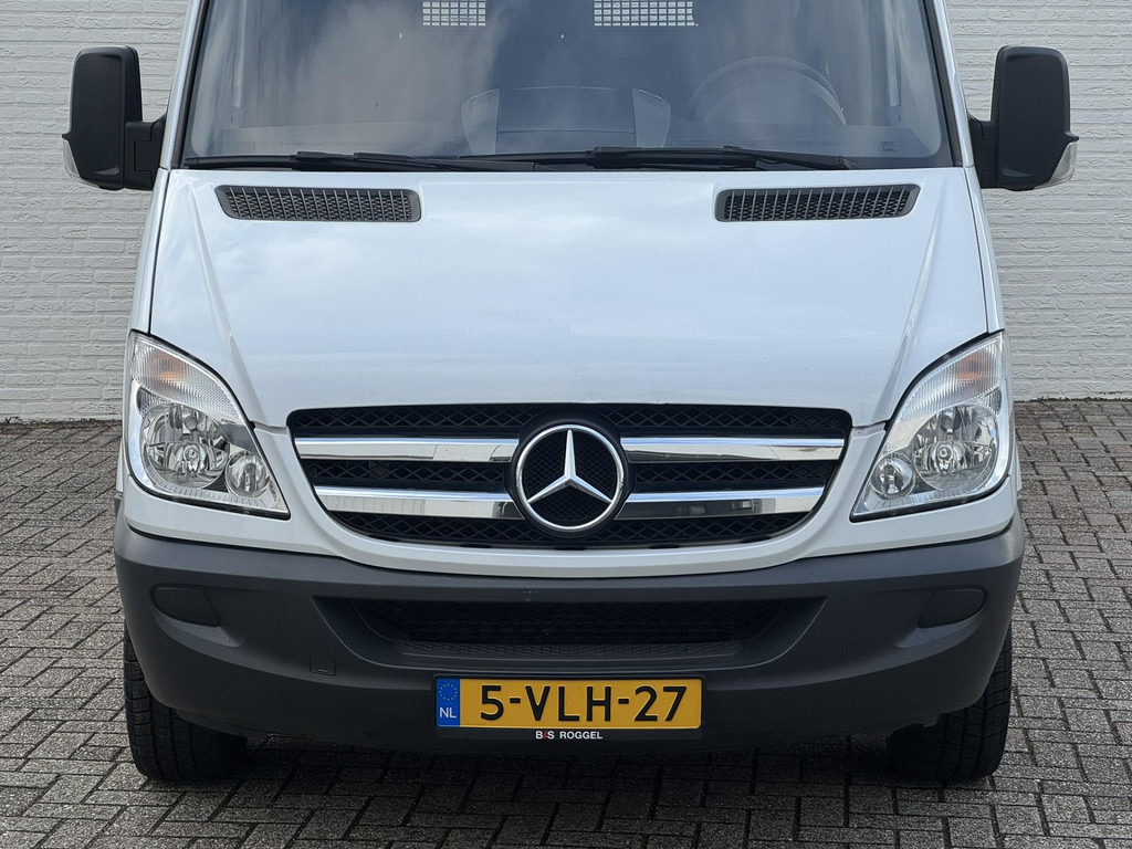 Mercedes-Benz Sprinter-213 2.2 CDI 366 DC 2x Schuifdeur Airco Imperiaal Treeplank Trekhaak 3 Zitplaatsen - Panel van: picture 3 Mercedes-Benz Sprinter-213 2.2 CDI 366 DC 2x Schuifdeur Airco Imperiaal Treeplank Trekhaak 3 Zitplaatsen - Panel van: picture 3