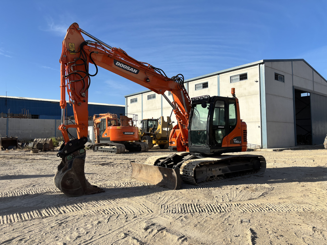 DOOSAN DX140-3 - Crawler excavator: picture 1 DOOSAN DX140-3 - Crawler excavator: picture 1
