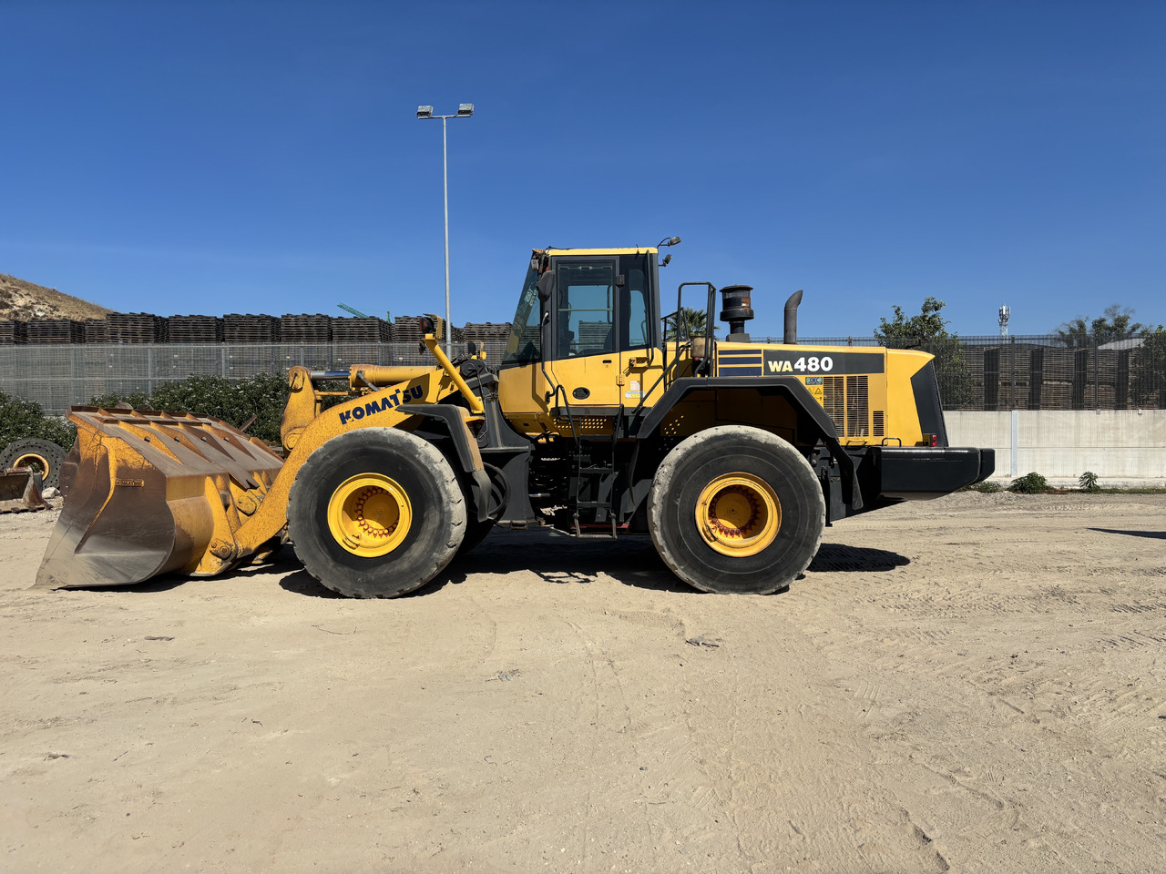 KOMATSU WA480-6 - Wheel loader: picture 2 KOMATSU WA480-6 - Wheel loader: picture 2