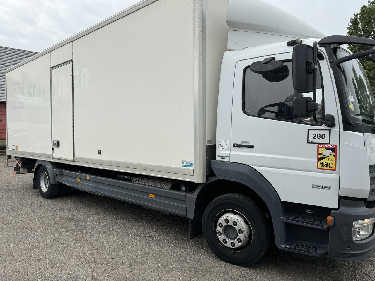 MERCEDES-BENZ ATEGO 1218 - Box truck: picture 1 MERCEDES-BENZ ATEGO 1218 - Box truck: picture 1
