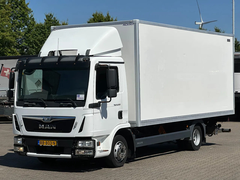 MAN TGL 8.220 4x2 Gesloten Opbouw / Laadklep / Euro 6 - Box truck: picture 1 MAN TGL 8.220 4x2 Gesloten Opbouw / Laadklep / Euro 6 - Box truck: picture 1