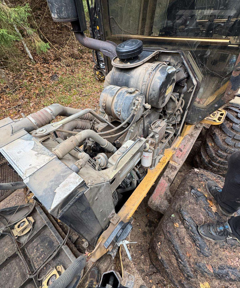 Forwarder Tigercat 1075: picture 20