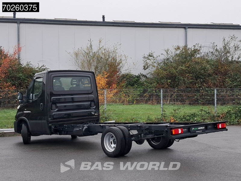 Iveco Daily 35C21 Neu! 3.0L 2025-Modell Automatik 210PS Radstand 410 Fahrgestell Doppelbereifung LED ACC Klima Euro6 Chassis A/C - Van: picture 2 Iveco Daily 35C21 Neu! 3.0L 2025-Modell Automatik 210PS Radstand 410 Fahrgestell Doppelbereifung LED ACC Klima Euro6 Chassis A/C - Van: picture 2