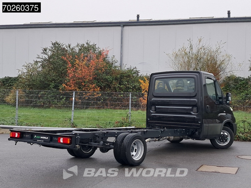 Iveco Daily 35C21 Neu! 3.0L 2025-Modell Automatik 210PS Radstand 410 Fahrgestell Doppelbereifung LED ACC Klima Euro6 Chassis A/C - Van: picture 5 Iveco Daily 35C21 Neu! 3.0L 2025-Modell Automatik 210PS Radstand 410 Fahrgestell Doppelbereifung LED ACC Klima Euro6 Chassis A/C - Van: picture 5
