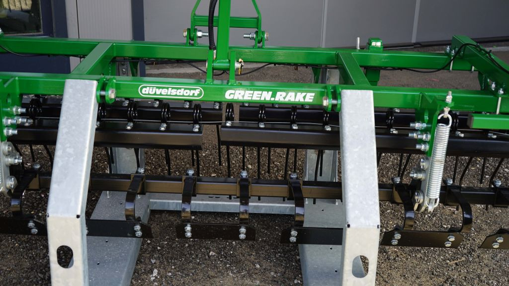 Düvelsdorf GREEN.RAKE vario 2,5m (20605) - Spring tine harrow: picture 3 Düvelsdorf GREEN.RAKE vario 2,5m (20605) - Spring tine harrow: picture 3