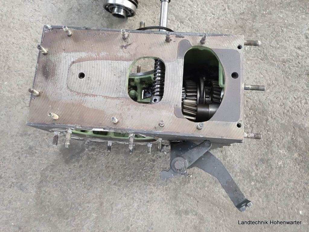 Lindner Getriebegehäuse (15672) - Gearbox and parts for Agricultural machinery: picture 5 Lindner Getriebegehäuse (15672) - Gearbox and parts for Agricultural machinery: picture 5
