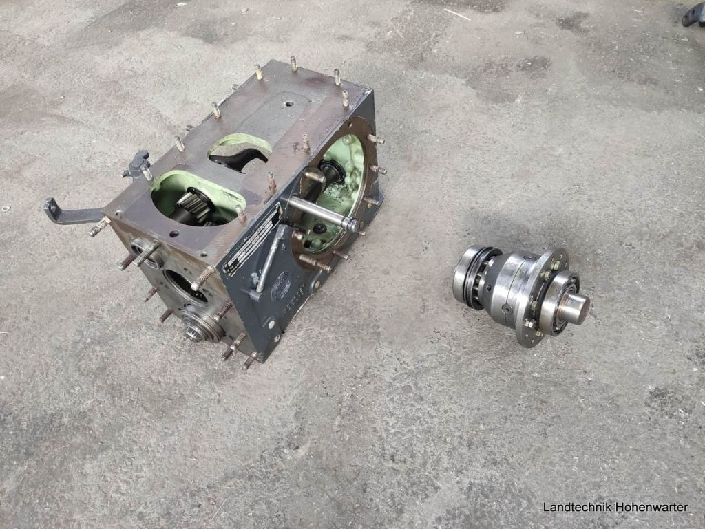Lindner Getriebegehäuse (15672) - Gearbox and parts for Agricultural machinery: picture 1 Lindner Getriebegehäuse (15672) - Gearbox and parts for Agricultural machinery: picture 1