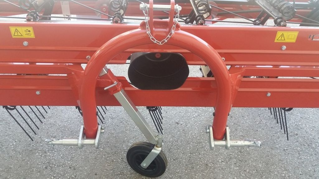 Molon 260/5R Pro zu Traktor (15864) - Tedder/ Rake: picture 4 Molon 260/5R Pro zu Traktor (15864) - Tedder/ Rake: picture 4