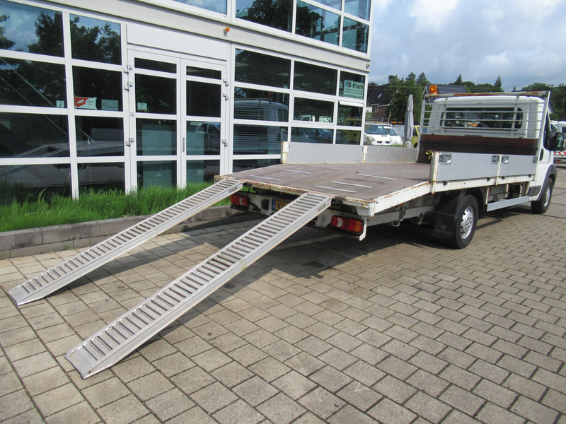 Flatbed van Citroën Jumper 35 2.2 HDI 110KW L4 Heavy Autotransporter: picture 10