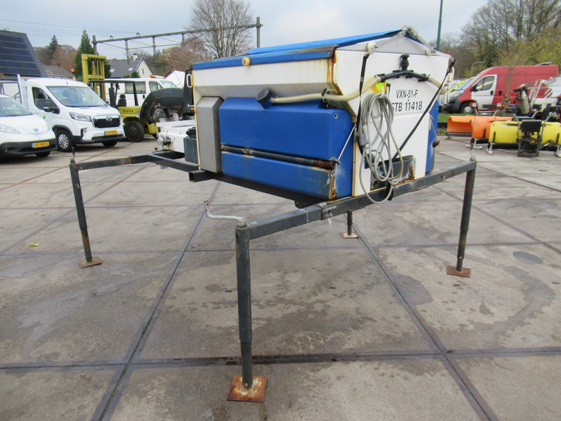 NIDO STRATOS B08-24 PALN Rotopower 0,8m3 + 350L. Salzstreuer Saltspreader Zoutstrooier - Sand/ Salt spreader: picture 3 NIDO STRATOS B08-24 PALN Rotopower 0,8m3 + 350L. Salzstreuer Saltspreader Zoutstrooier - Sand/ Salt spreader: picture 3