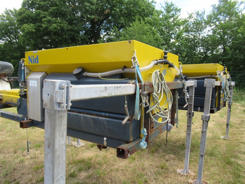 NIDO - Schmidt STRATOS B08-27 PALN 0,8m3 + 350 L Zoutstrooier - Sand/ Salt spreader: picture 4 NIDO - Schmidt STRATOS B08-27 PALN 0,8m3 + 350 L Zoutstrooier - Sand/ Salt spreader: picture 4