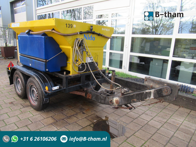NIDO Stratos B11-18 AWAXN 1,1M3 + 500 L Zoutstrooier Saltzstreuer - Sand/ Salt spreader: picture 1 NIDO Stratos B11-18 AWAXN 1,1M3 + 500 L Zoutstrooier Saltzstreuer - Sand/ Salt spreader: picture 1