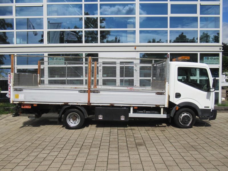 Nissan Cabstar 150.35 3.0TDci 110KW + DHollandia Laadklep - Flatbed van: picture 3 Nissan Cabstar 150.35 3.0TDci 110KW + DHollandia Laadklep - Flatbed van: picture 3
