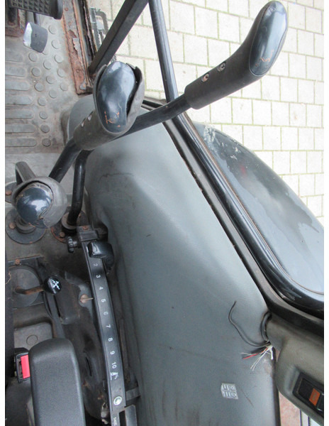 Farm tractor Valtra A75 4x2 + Fronthef VALMET: picture 9 Farm tractor Valtra A75 4x2 + Fronthef VALMET: picture 9