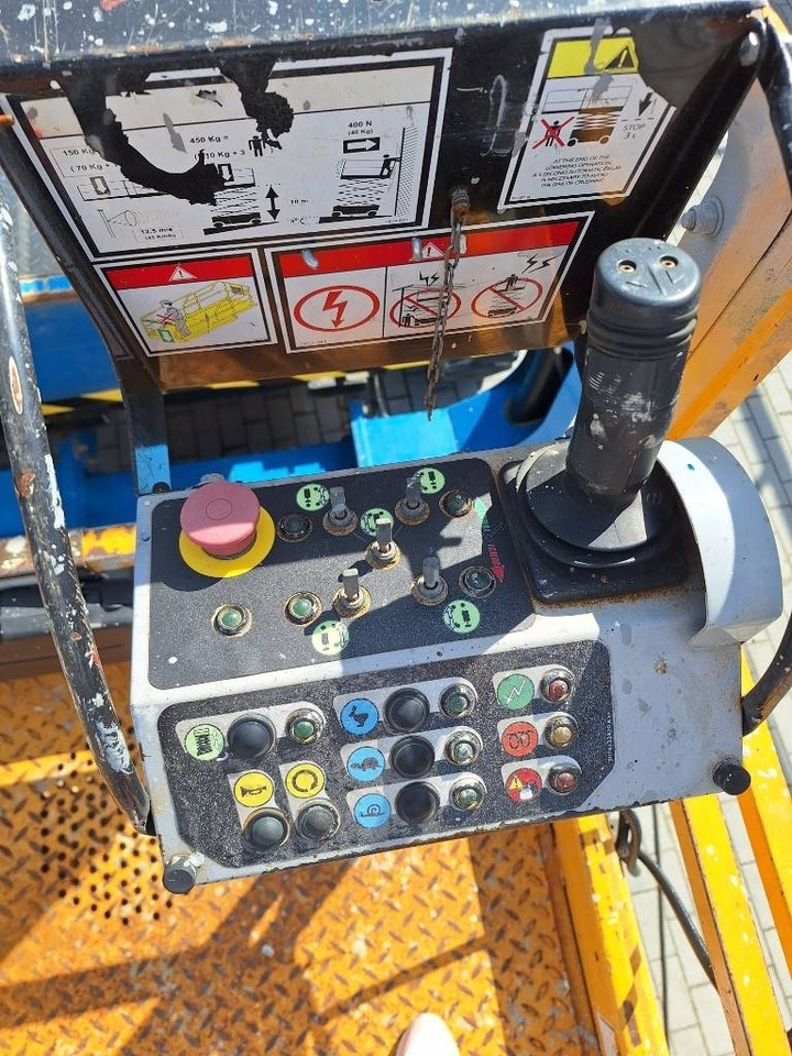 Scissor lift Haulotte Compact 12 DX: picture 11