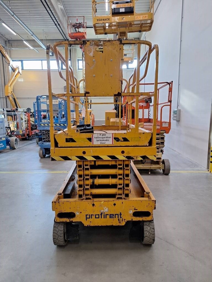 Haulotte Compact 12 - Scissor lift: picture 4 Haulotte Compact 12 - Scissor lift: picture 4