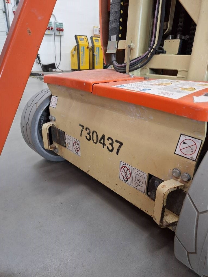 JLG Toucan 10 E - Vertical mast lift: picture 2 JLG Toucan 10 E - Vertical mast lift: picture 2