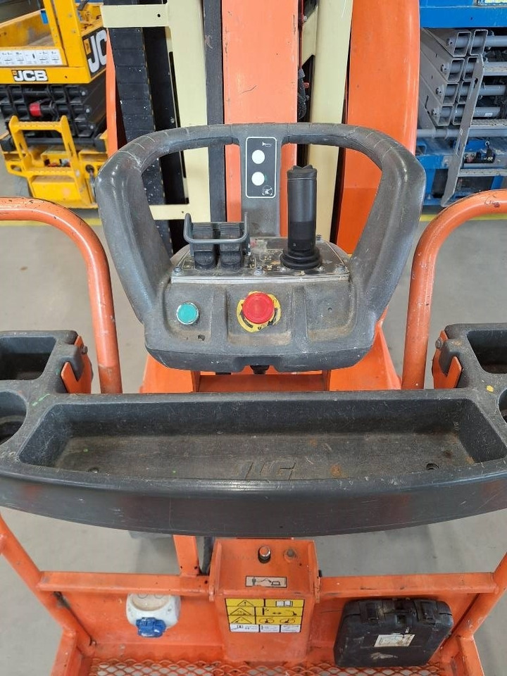 JLG Toucan 10 E - Vertical mast lift: picture 5 JLG Toucan 10 E - Vertical mast lift: picture 5