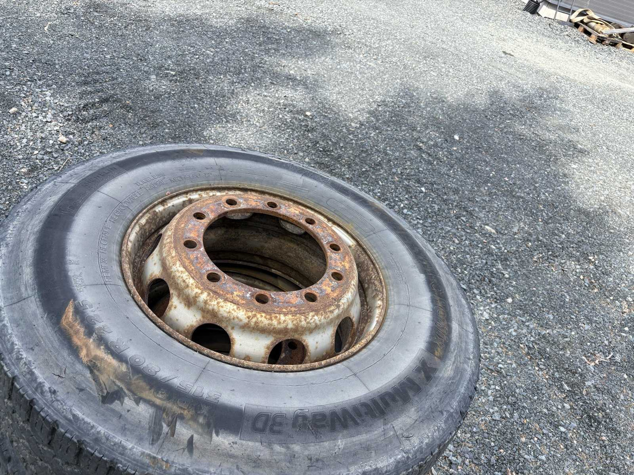 Michelin X multiway 30 truck tyres and rims 4 pcs - Tire for Truck: picture 5 Michelin X multiway 30 truck tyres and rims 4 pcs - Tire for Truck: picture 5