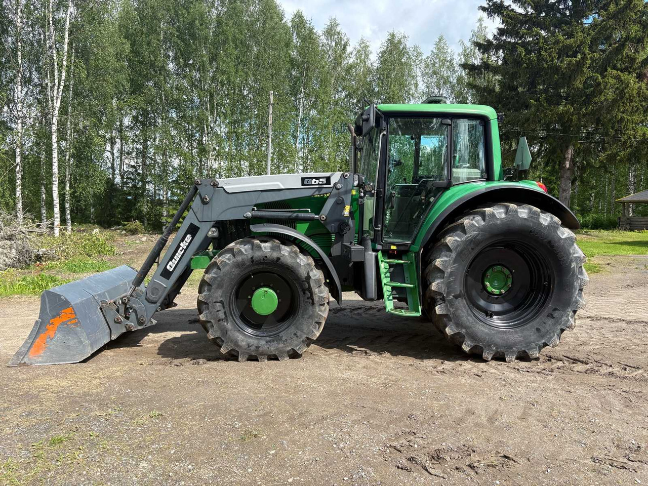 Tractor John Deere 6620 AutoPowr - Farm tractor: picture 4 Tractor John Deere 6620 AutoPowr - Farm tractor: picture 4